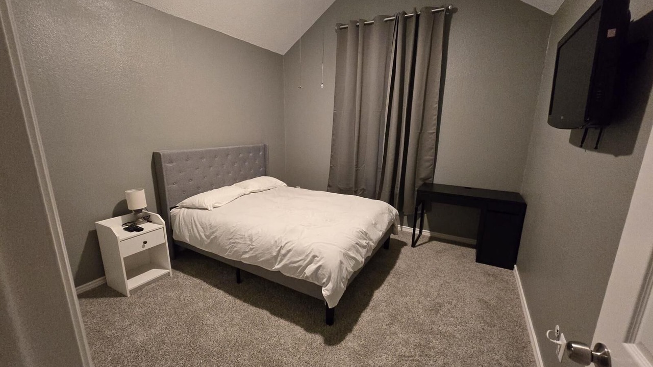 Photo of Bedroom in Valley Ranch