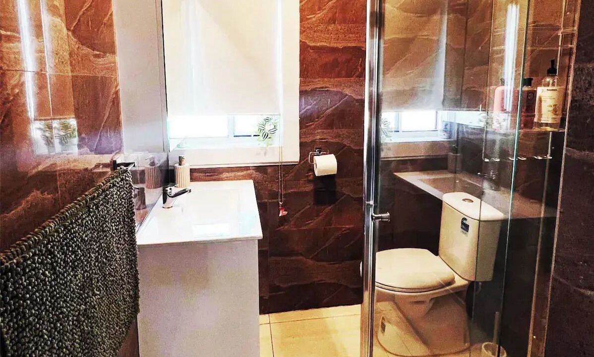 Photo of Bathroom in Moe