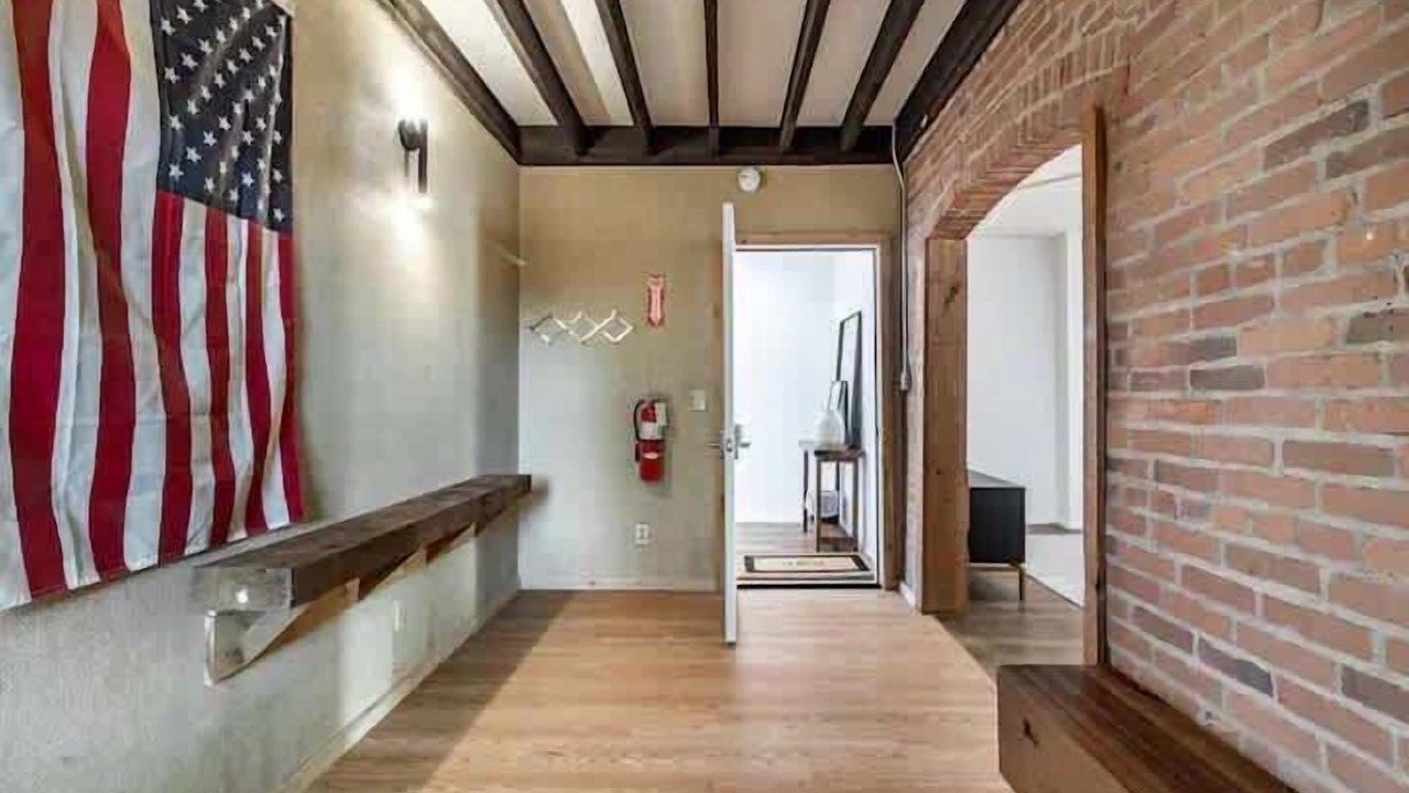 Photo of Others in The Flats