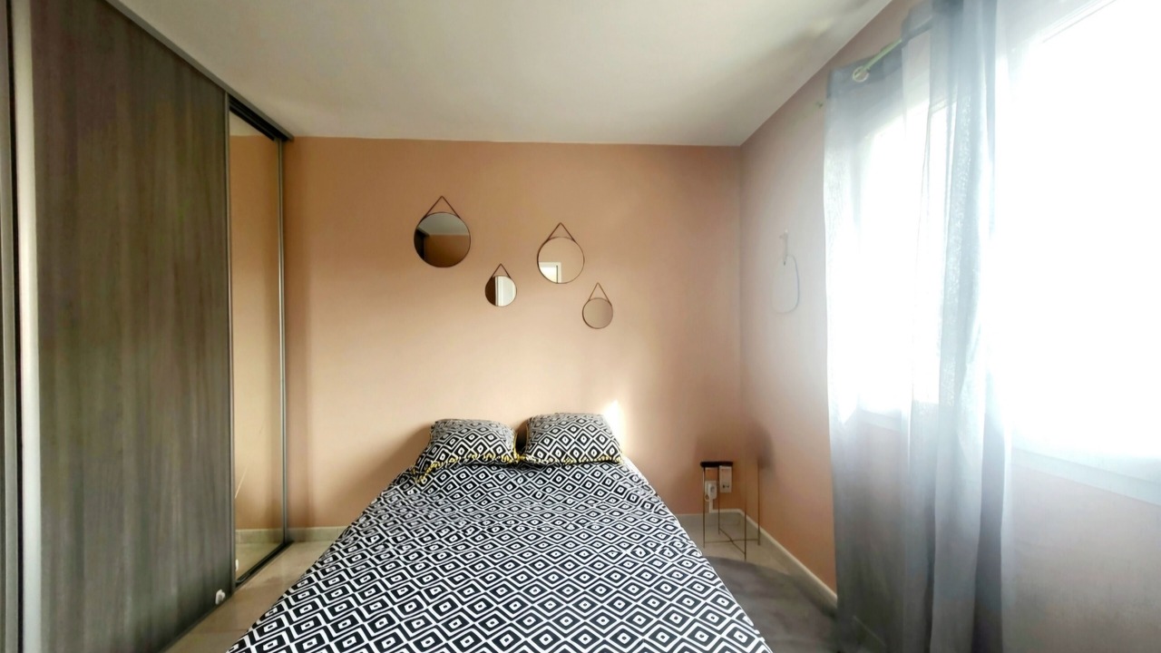 Photo of Bedroom in Peret