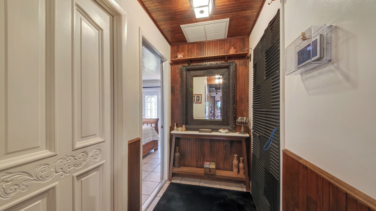 Photo of Bedroom in Lake Worth