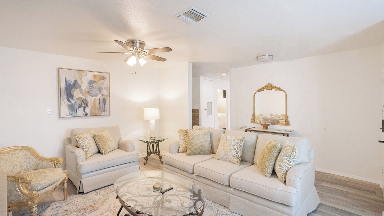 Photo of Livingroom in Leon Valley