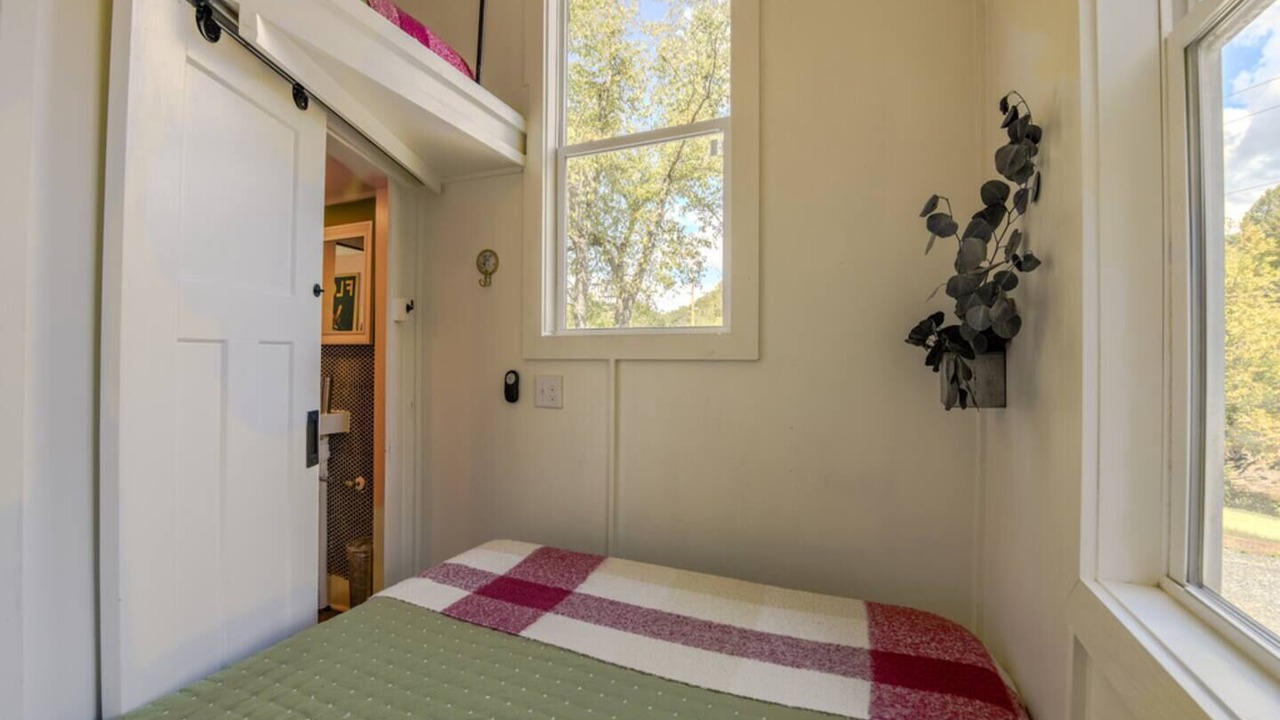Photo of Bedroom in Dillsboro