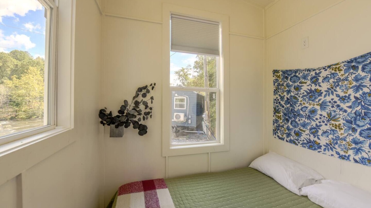 Photo of Bedroom in Dillsboro