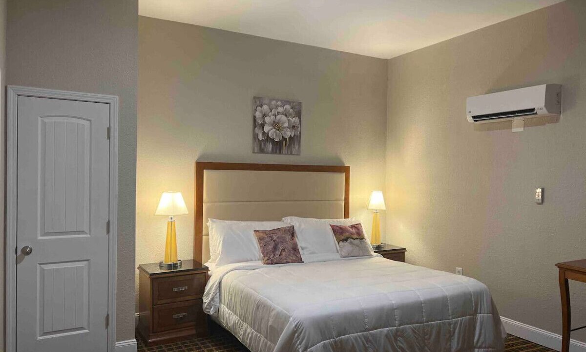 Photo of Bedroom in Laurel