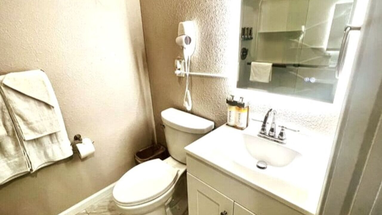 Photo of Bathroom in Laurel