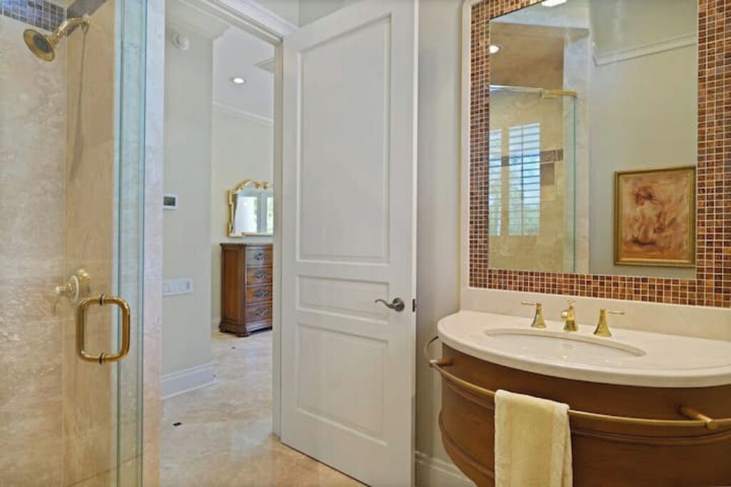 Photo of Bathroom in Auburndale