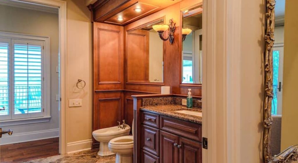 Photo of Bathroom in Auburndale