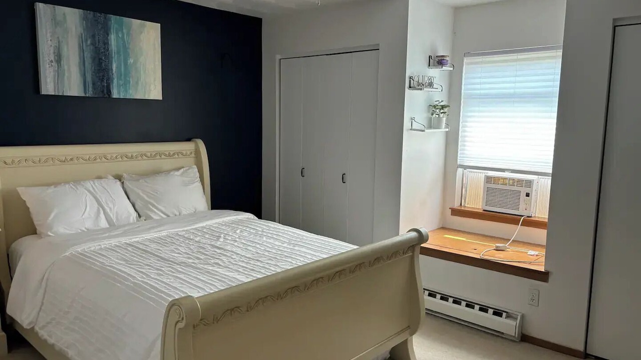 Photo of Bedroom in State College