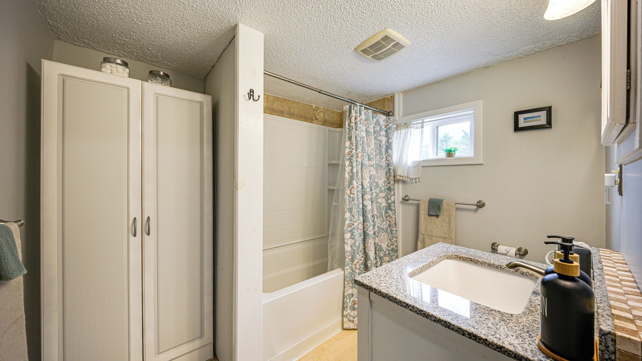 Photo of Bathroom in Mingoville