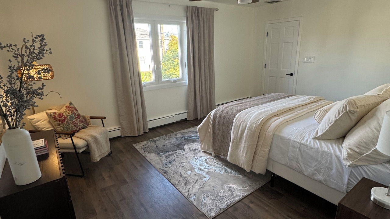 Photo of Bedroom in East Massapequa