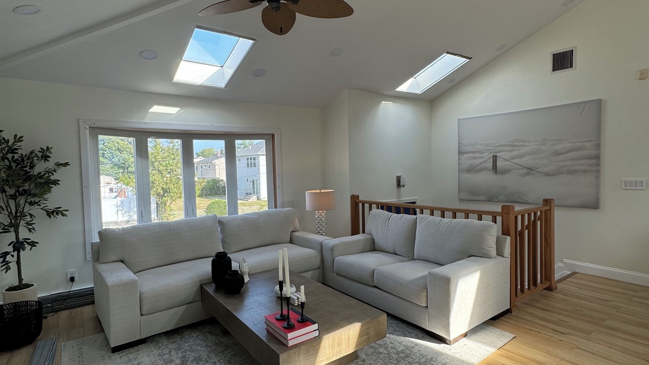 Photo of Livingroom in East Massapequa