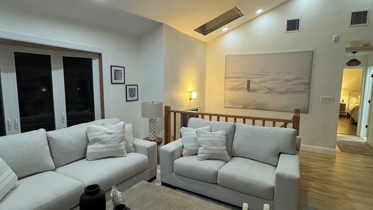 Photo of Livingroom in East Massapequa