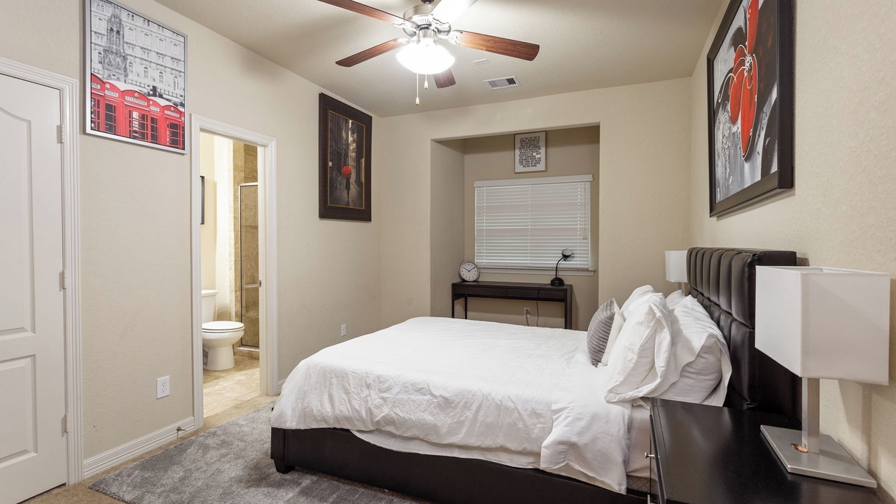 Photo of Bedroom in Clodine