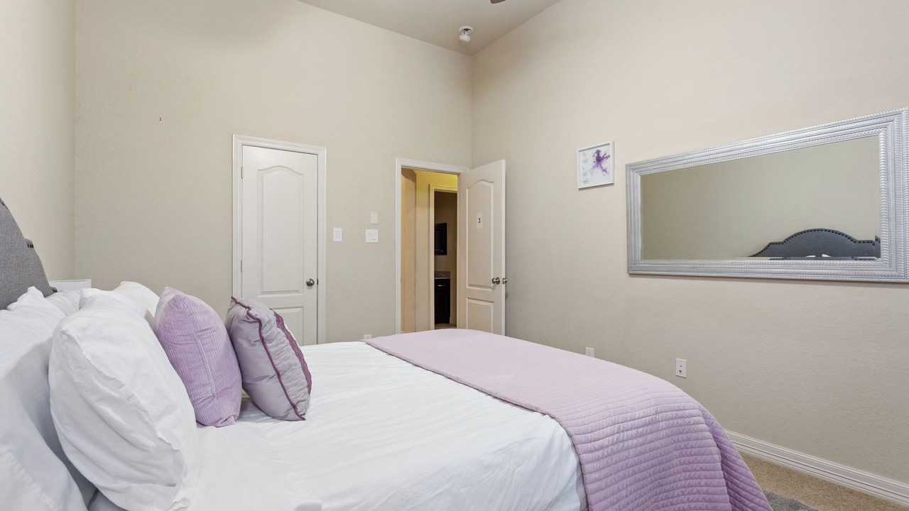 Photo of Bedroom in Clodine