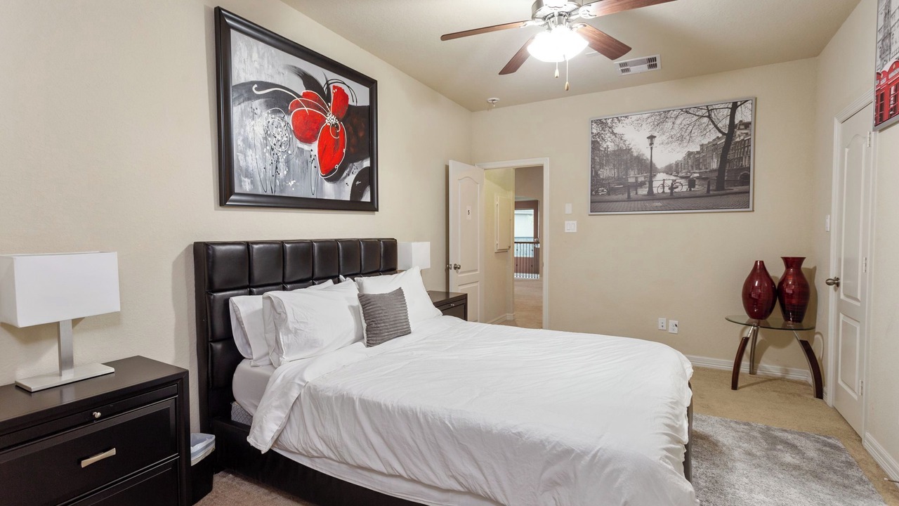 Photo of Bedroom in Clodine