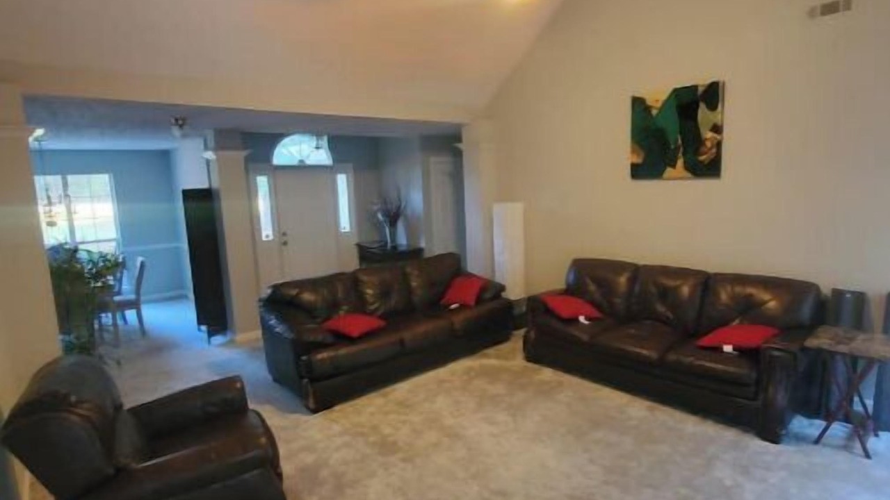 Photo of Livingroom in Inman
