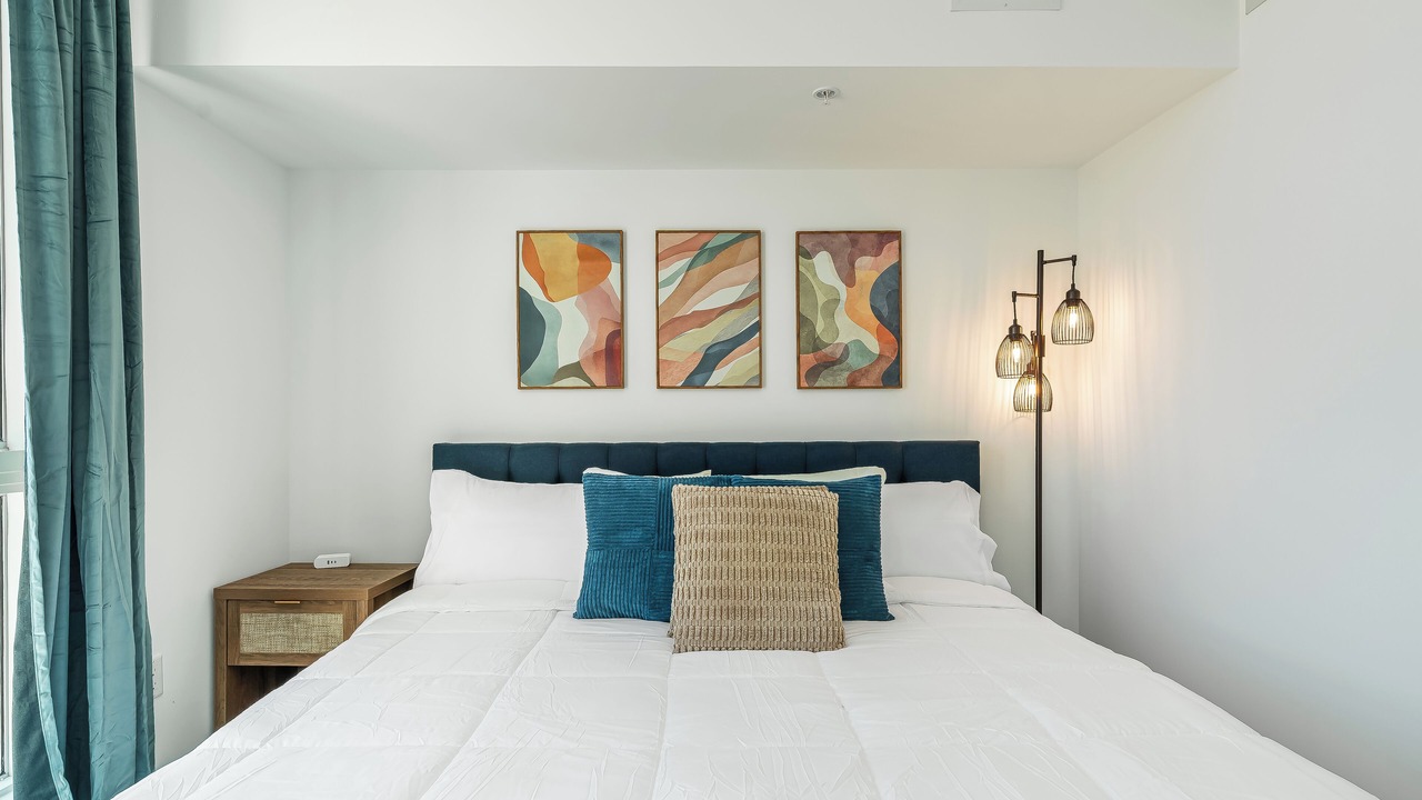 Photo of Bedroom in Downtown Hollywood