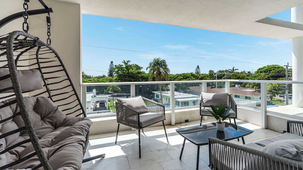 Photo of Patio Balcony in Downtown Hollywood
