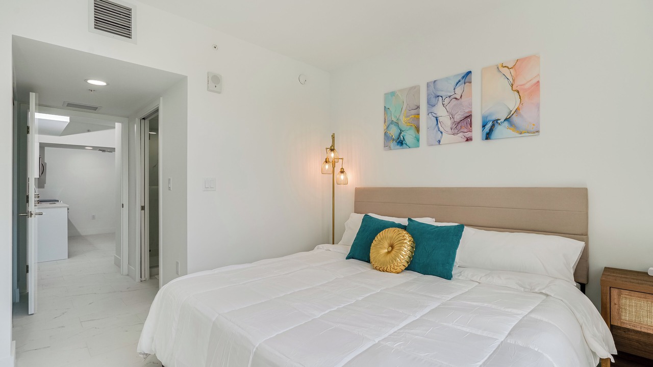 Photo of Bedroom in Downtown Hollywood