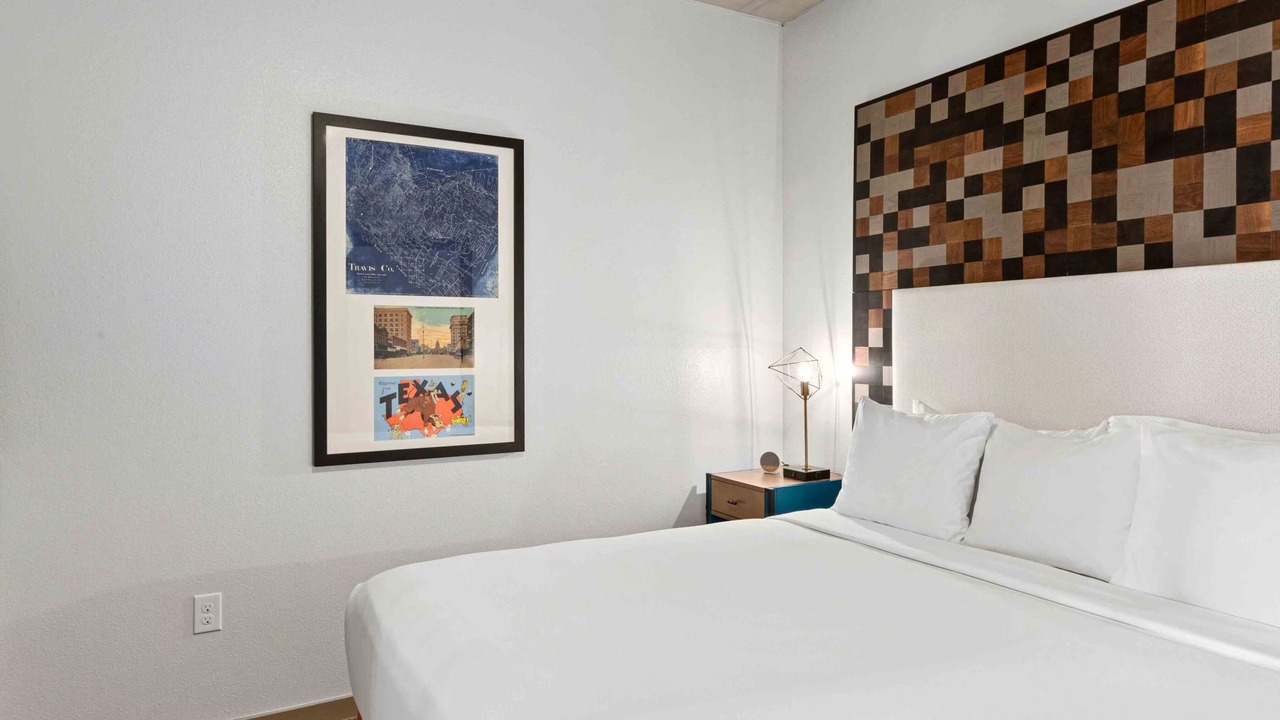 Photo of Bedroom in Civic District