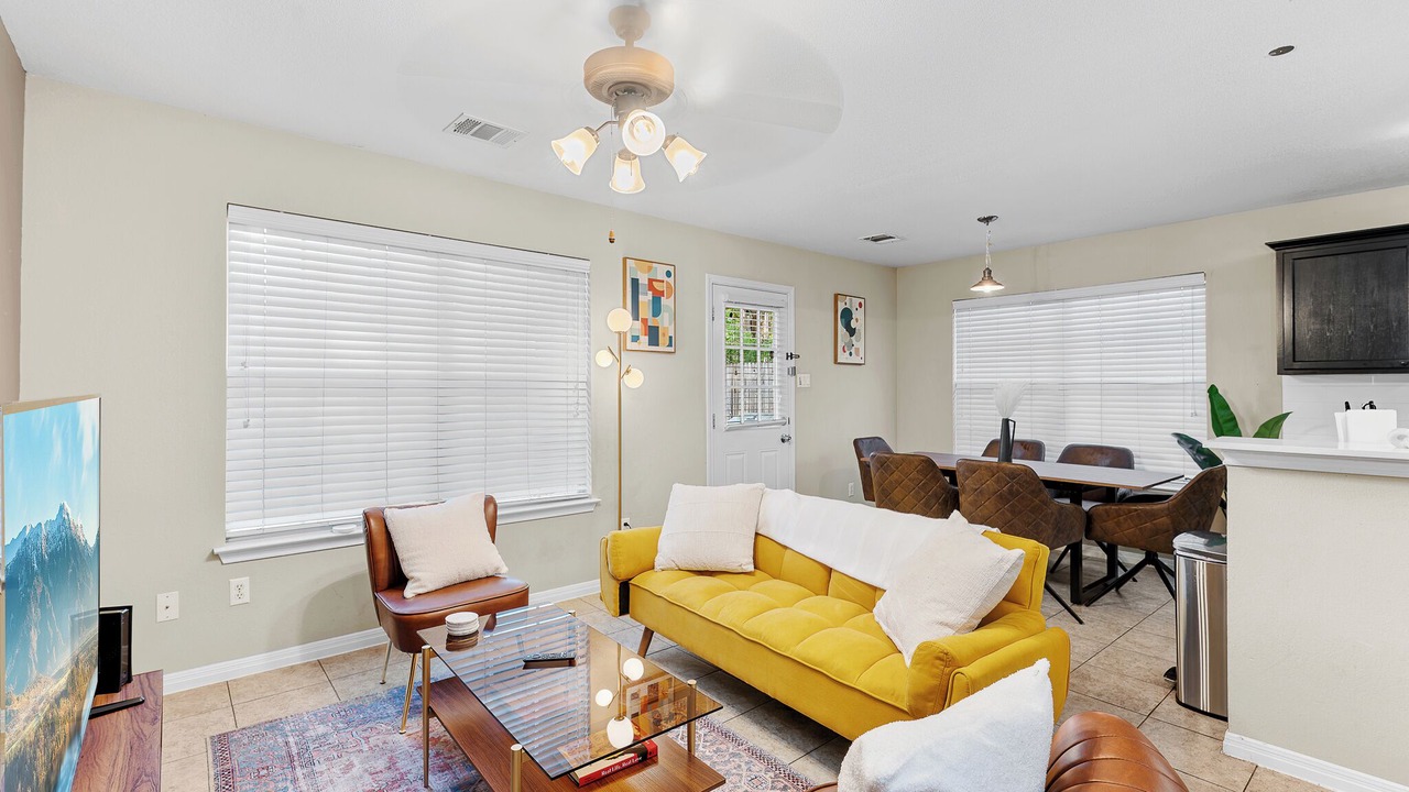 Photo of Livingroom in Franklin Park