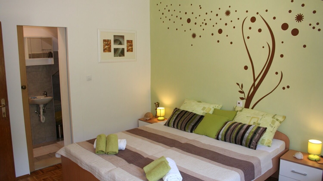 Photo of Bedroom in Broce