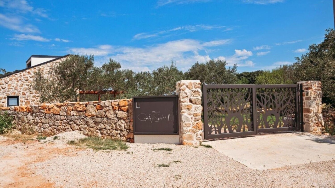 Photo of Outdoor in Lukoran