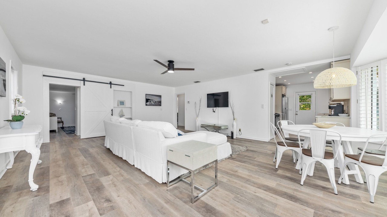 Photo of Livingroom in Singer Island