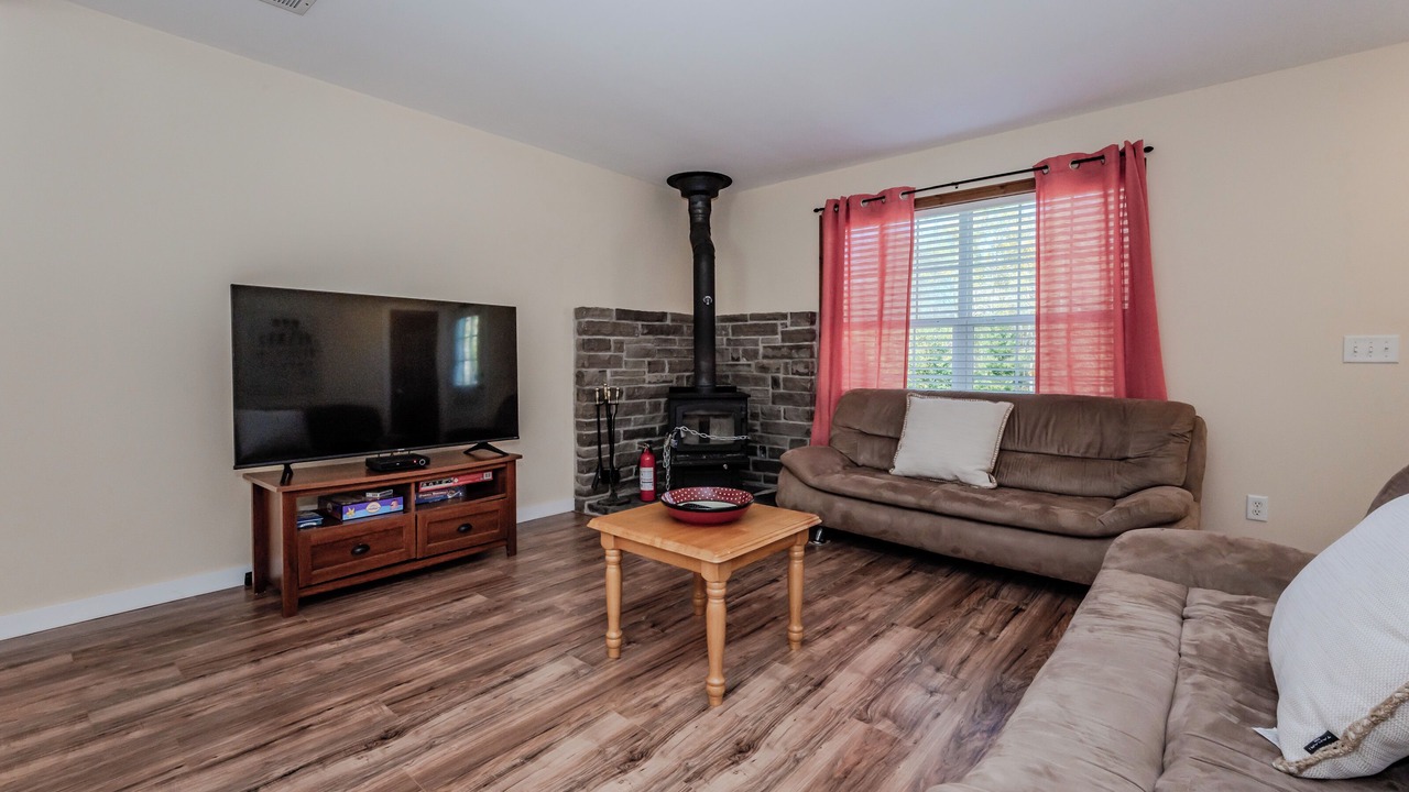 Photo of Bedroom in Miller Lake