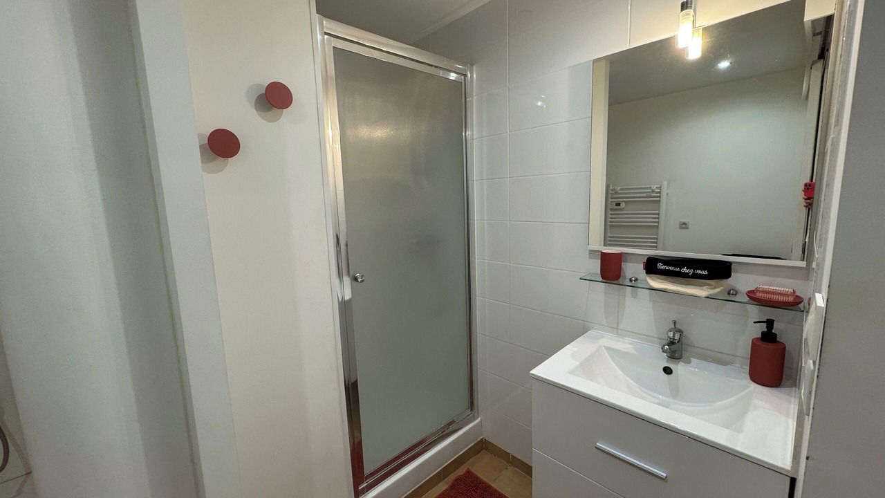 Photo of Bathroom in Luzarches