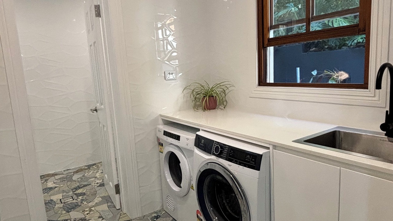 Photo of Others in Caves Beach