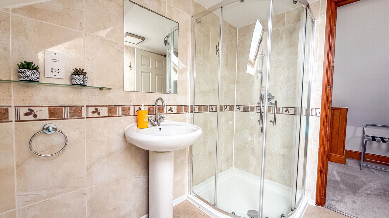 Photo of Bathroom in Ventnor