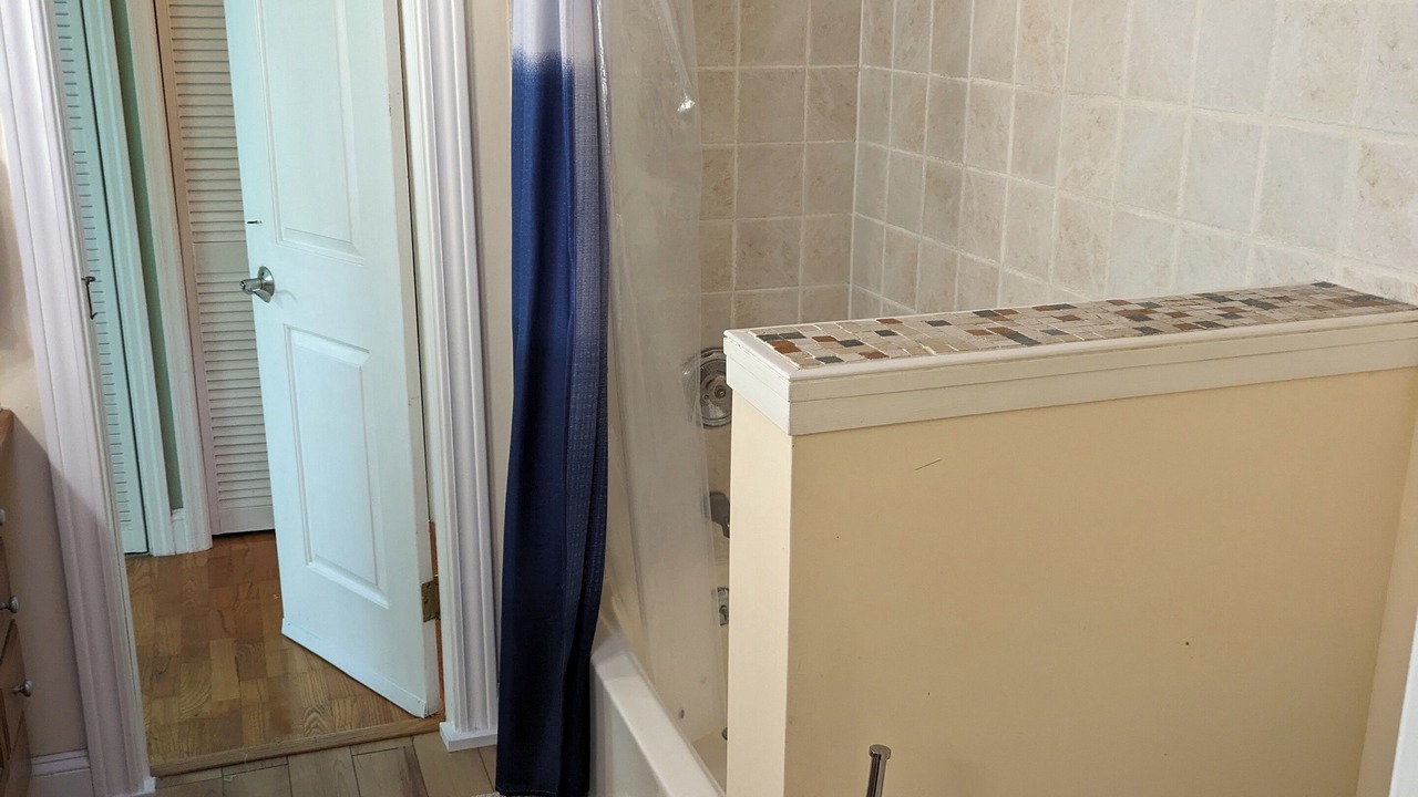 Photo of Bathroom in Tower Grove East