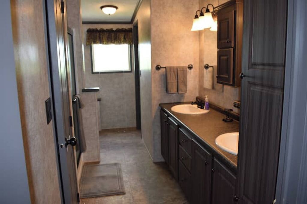 Photo of Bathroom in Pettus