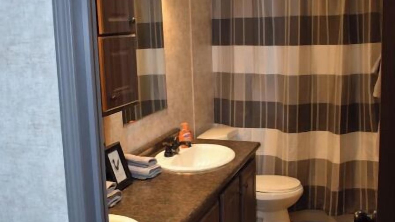 Photo of Bathroom in Pettus