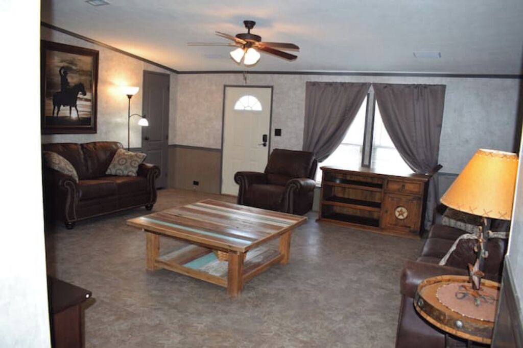 Photo of Livingroom in Pettus