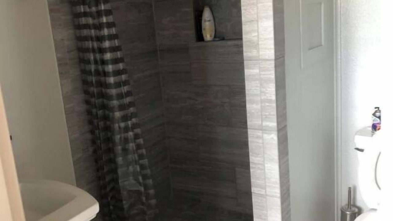 Photo of Bathroom in Pettus