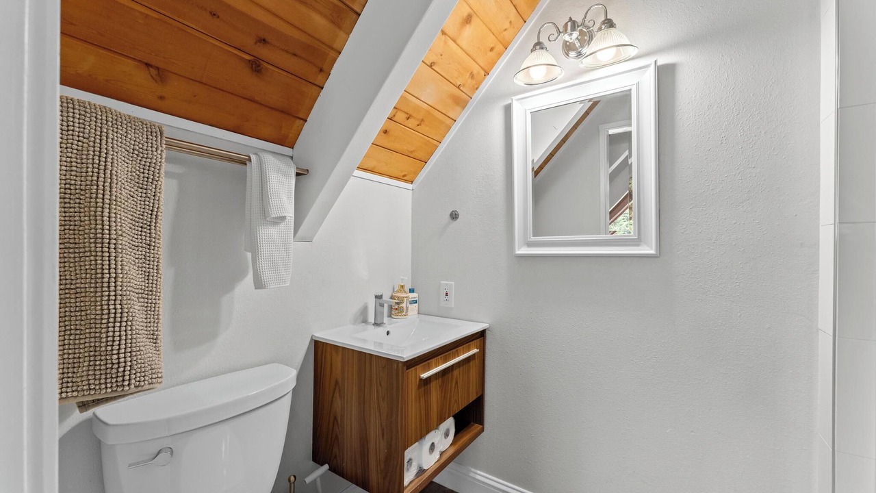 Photo of Bathroom in Kingswood Estates