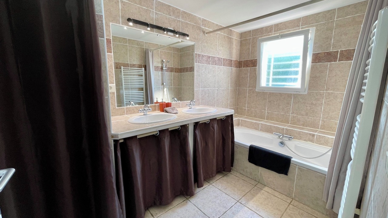 Photo of Bathroom in Brouilla