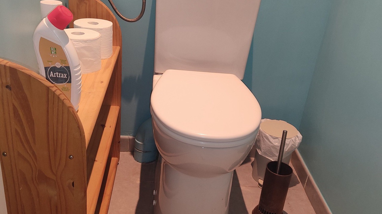 Photo of Bathroom in Aubigne-Racan