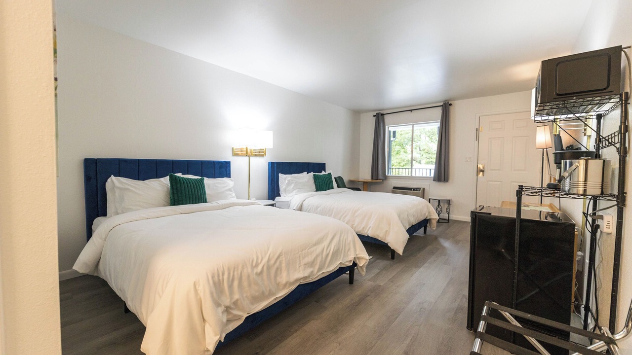 Photo of Bedroom in Eureka Springs Historic District