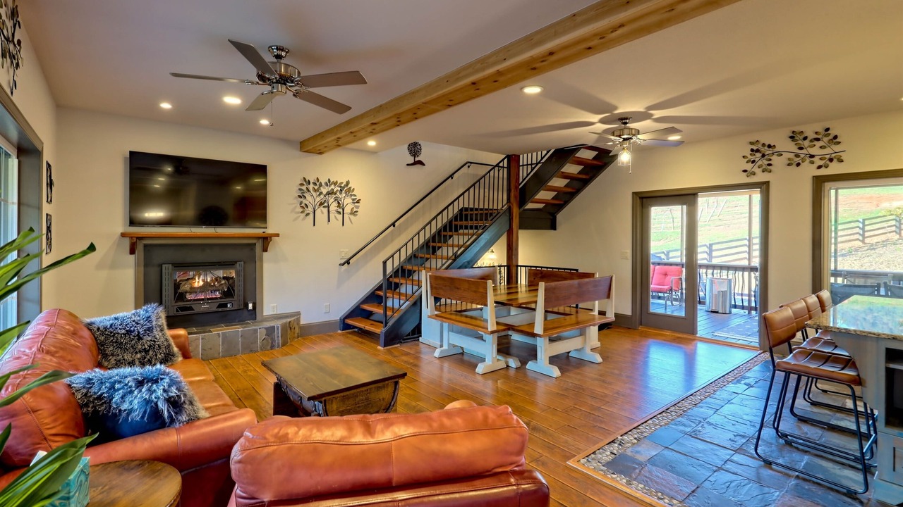 Photo of Livingroom in Cleveland