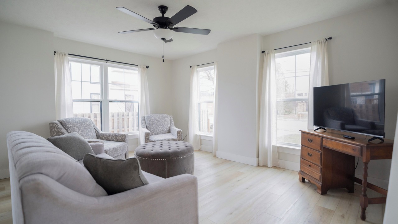 Photo of Livingroom in Brockport
