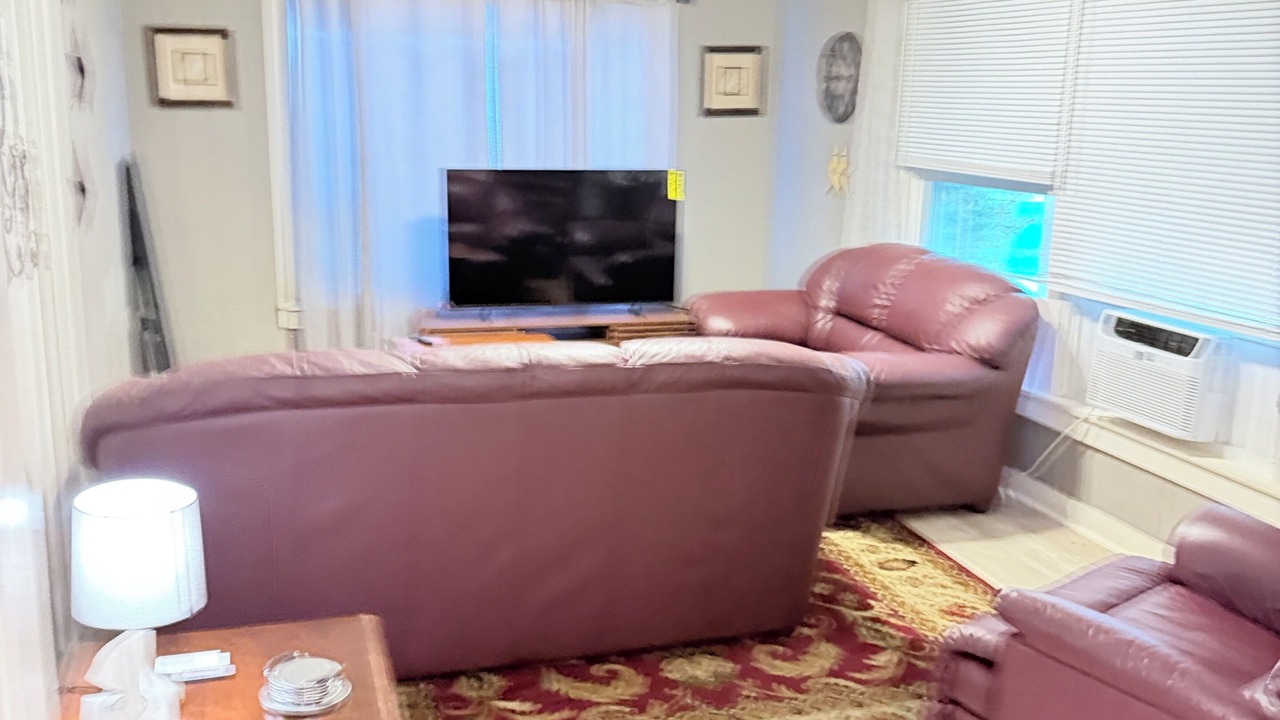 Photo of Livingroom in Warren
