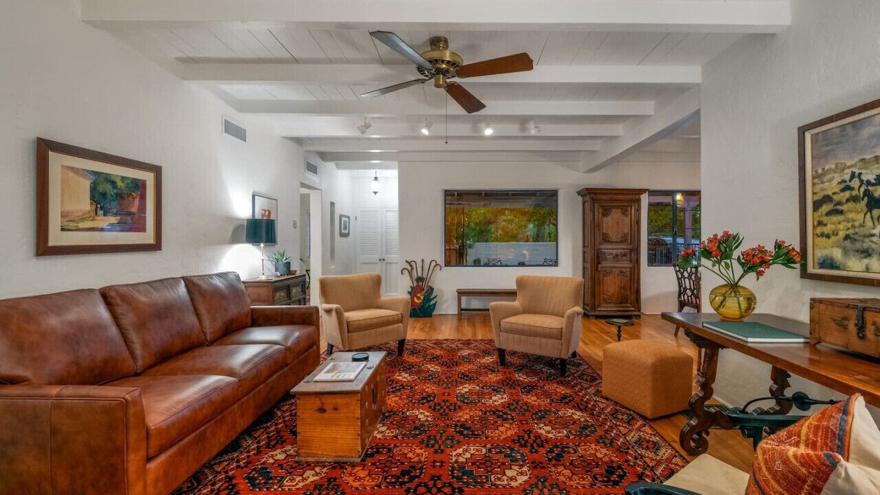 Photo of Livingroom in Blenman-Elm