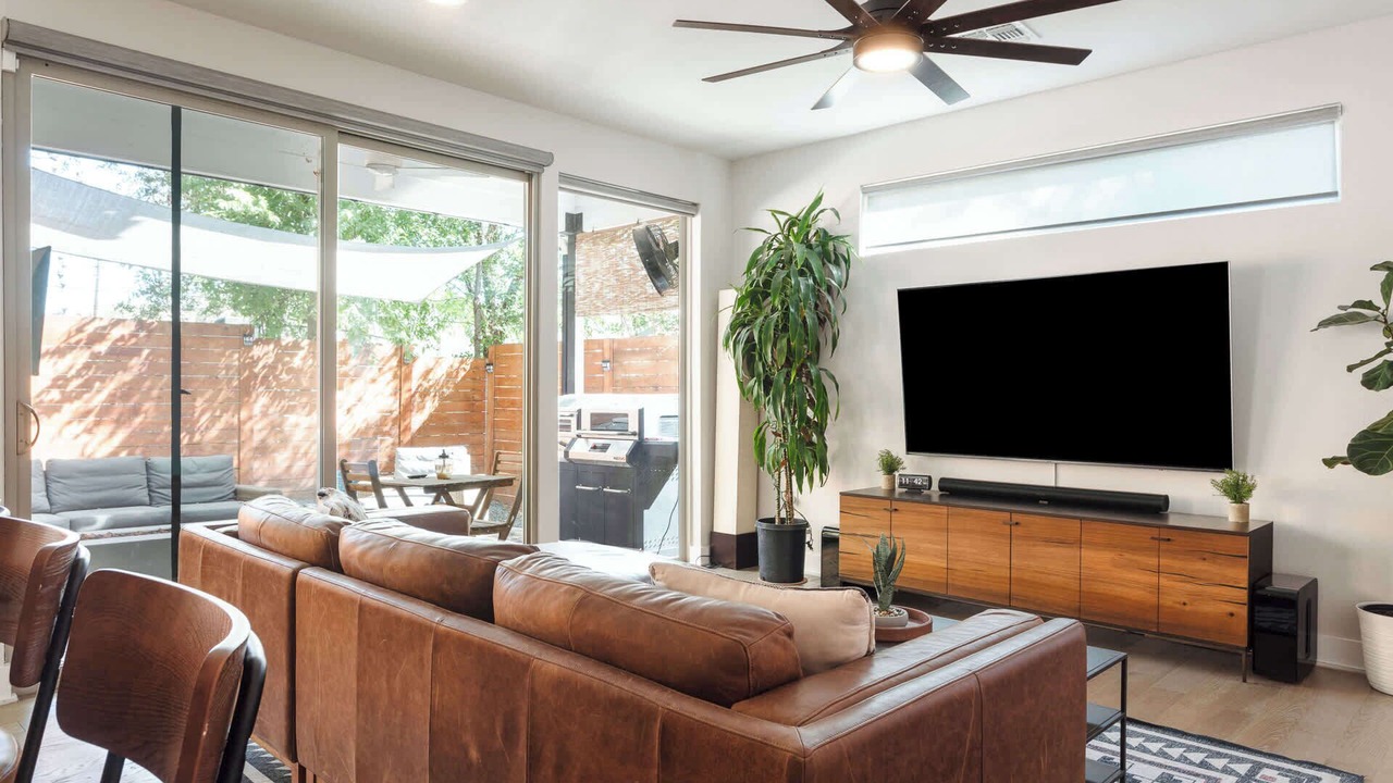 Photo of Others in Rosewood