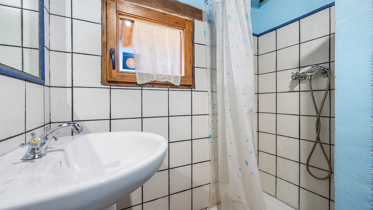 Photo of Bathroom in Penarroya de Tastavins