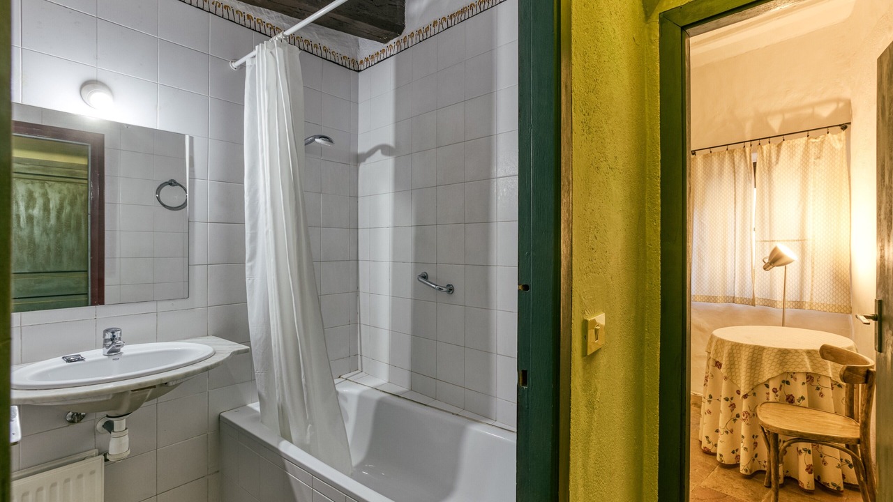 Photo of Bathroom in Castello d'Empuries