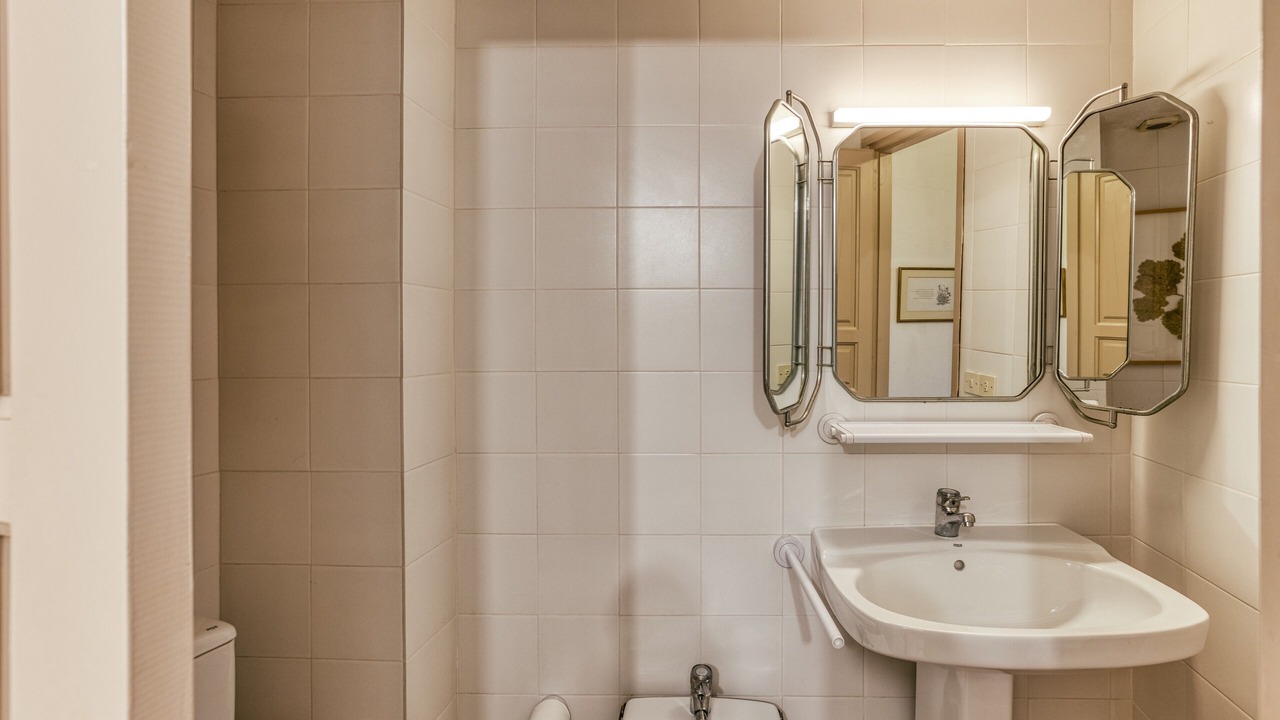 Photo of Bathroom in Castello d'Empuries